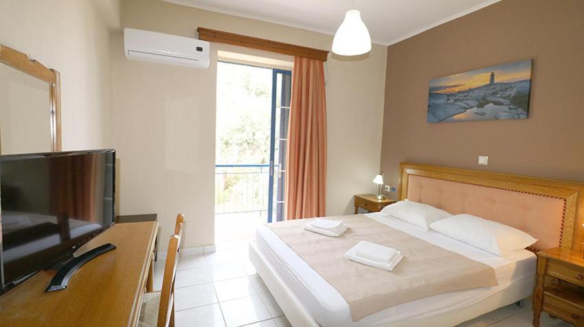 Moka Evia Island Aparthotel Trikovilon Exterior foto
